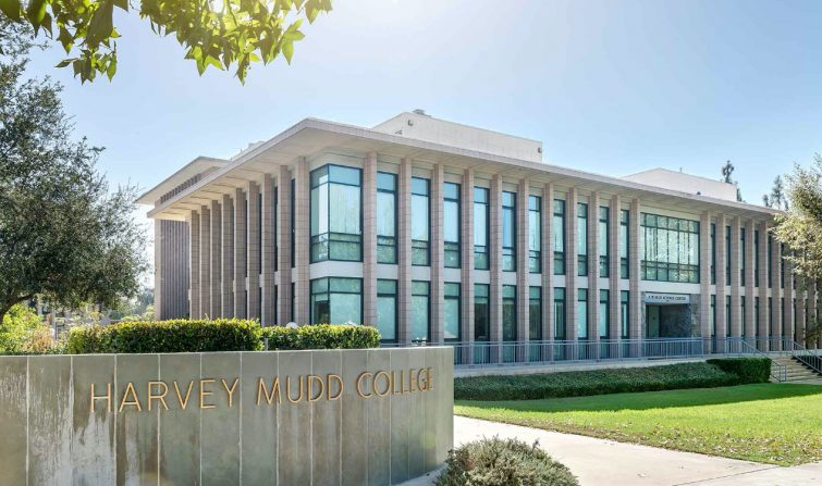 Harvey Mudd College campus sign showing acceptance rate and admission overview for international students